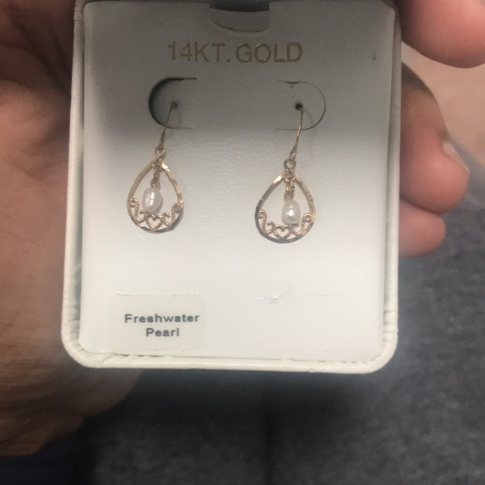 14k Gold Pearl Earrings